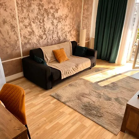 Smart Chic Apartment *